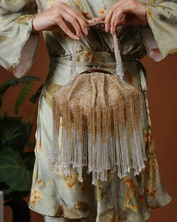 Iliara_Bloom_–_Gold_&_Ivory_Fringe_Beaded_Purse